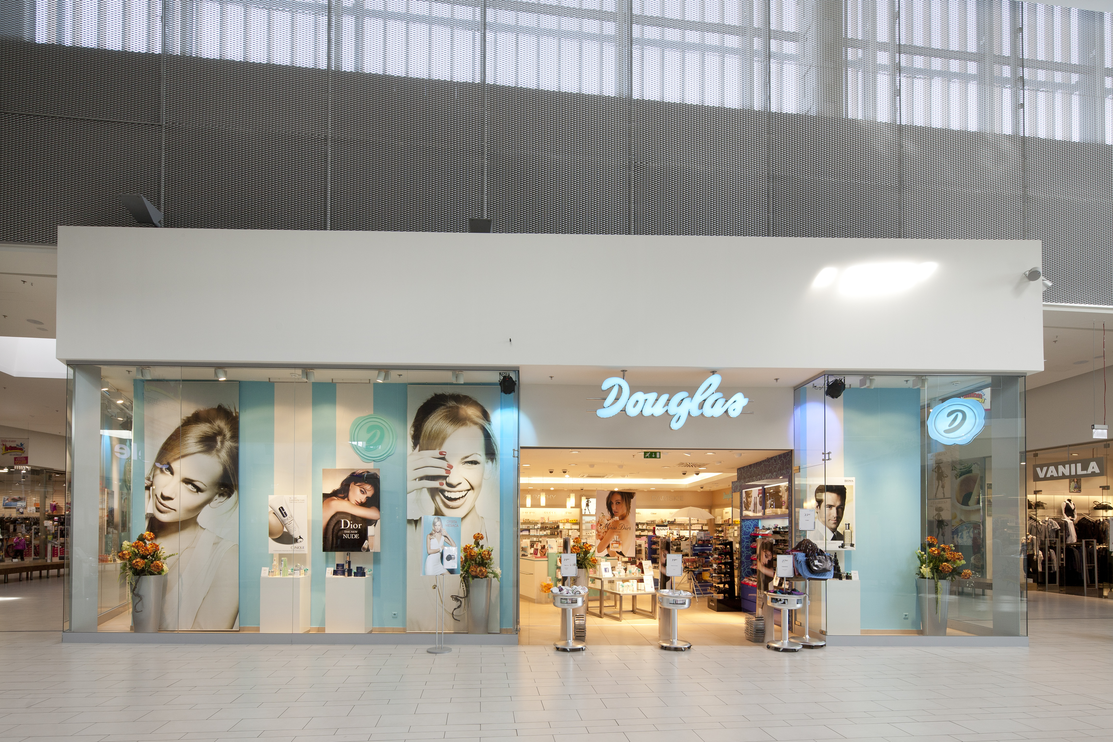 Douglas — witryna sklepu